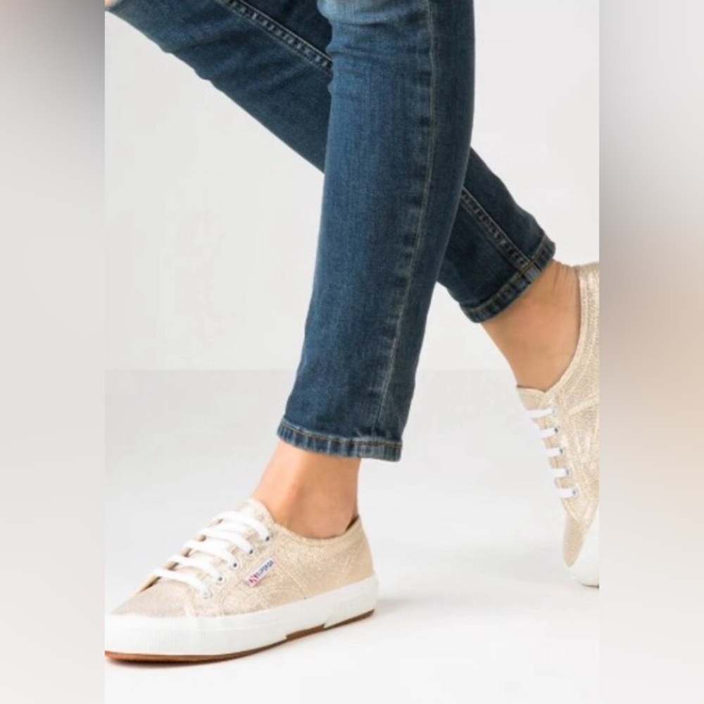Superga 🟣 2750 Size 9 Gold Metallic Sneakers